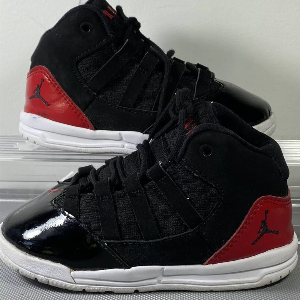 Nike Air Jordan Max Aura (TD) AQ9215-006 Toddler Shoes Black & Red Sz 8C